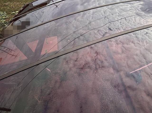 ブラウン色で張り替えたカーポートパネル